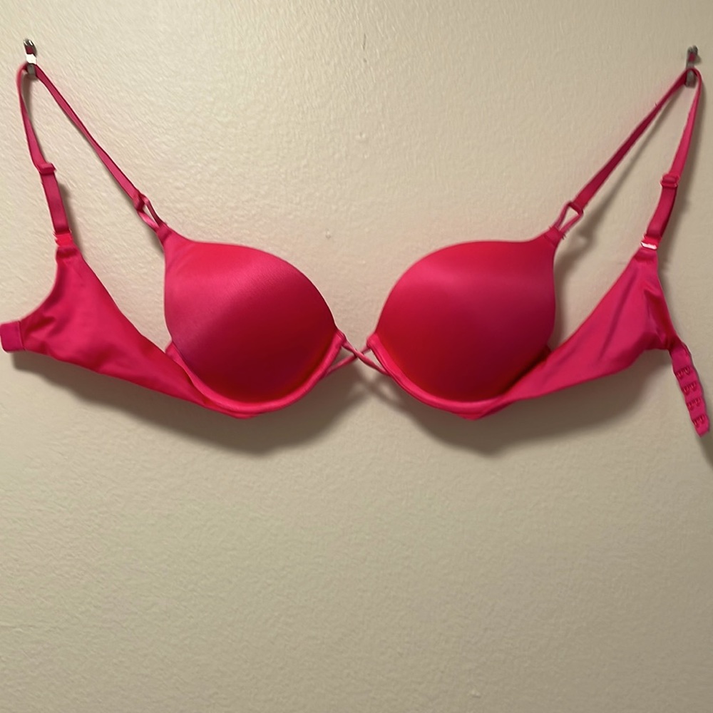 Victoria Secret bombshell plunge bra